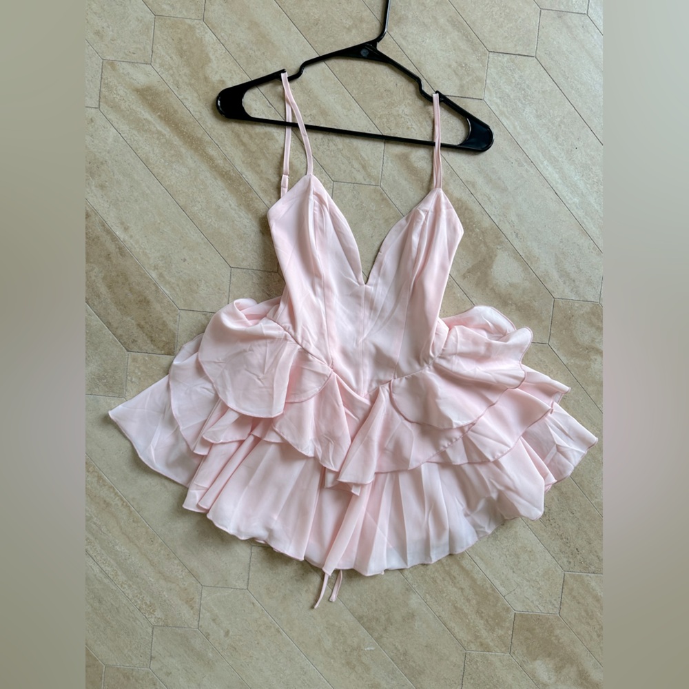 NEW WIT TAGS SIZE XS BABYBOOFASHION
ROMPER/ PLAYSUIT